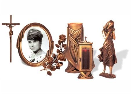 Оформление памятников с использованием бронзовых элементов (буквы, рамки, цветы, кресты и т.д.)